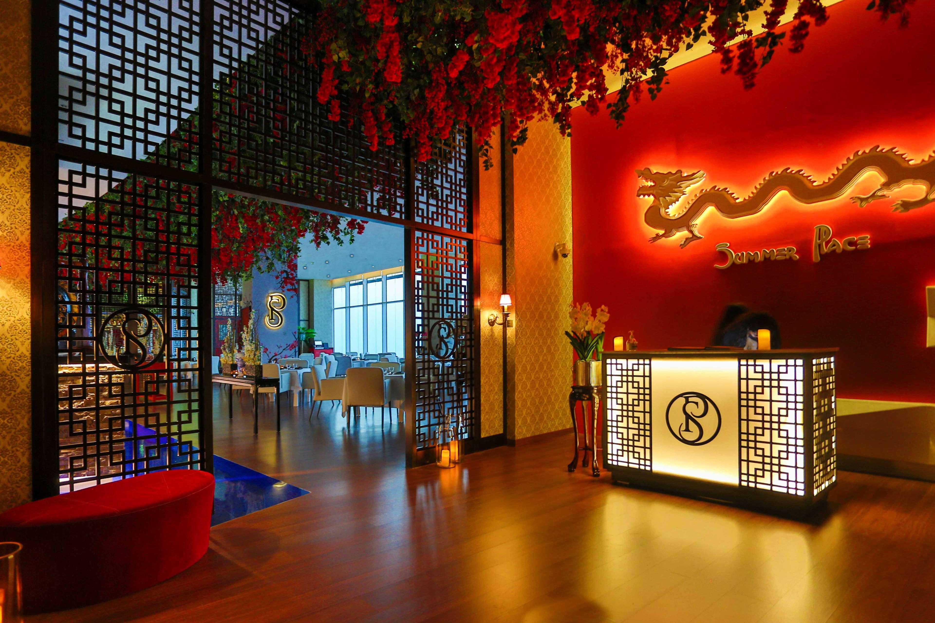 V Hotel Dubai, Curio Collection By Hilton Exteriér fotografie The lobby of the restaurant